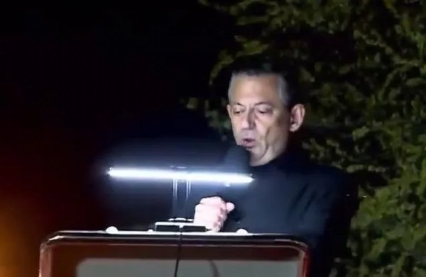 Özgür Özel'in promter ile imtihanı! Bozulunca ne yapacağını şaşırdı